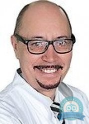 Стоматолог, стоматолог-терапевт Корчагин Валерий Григорьевич